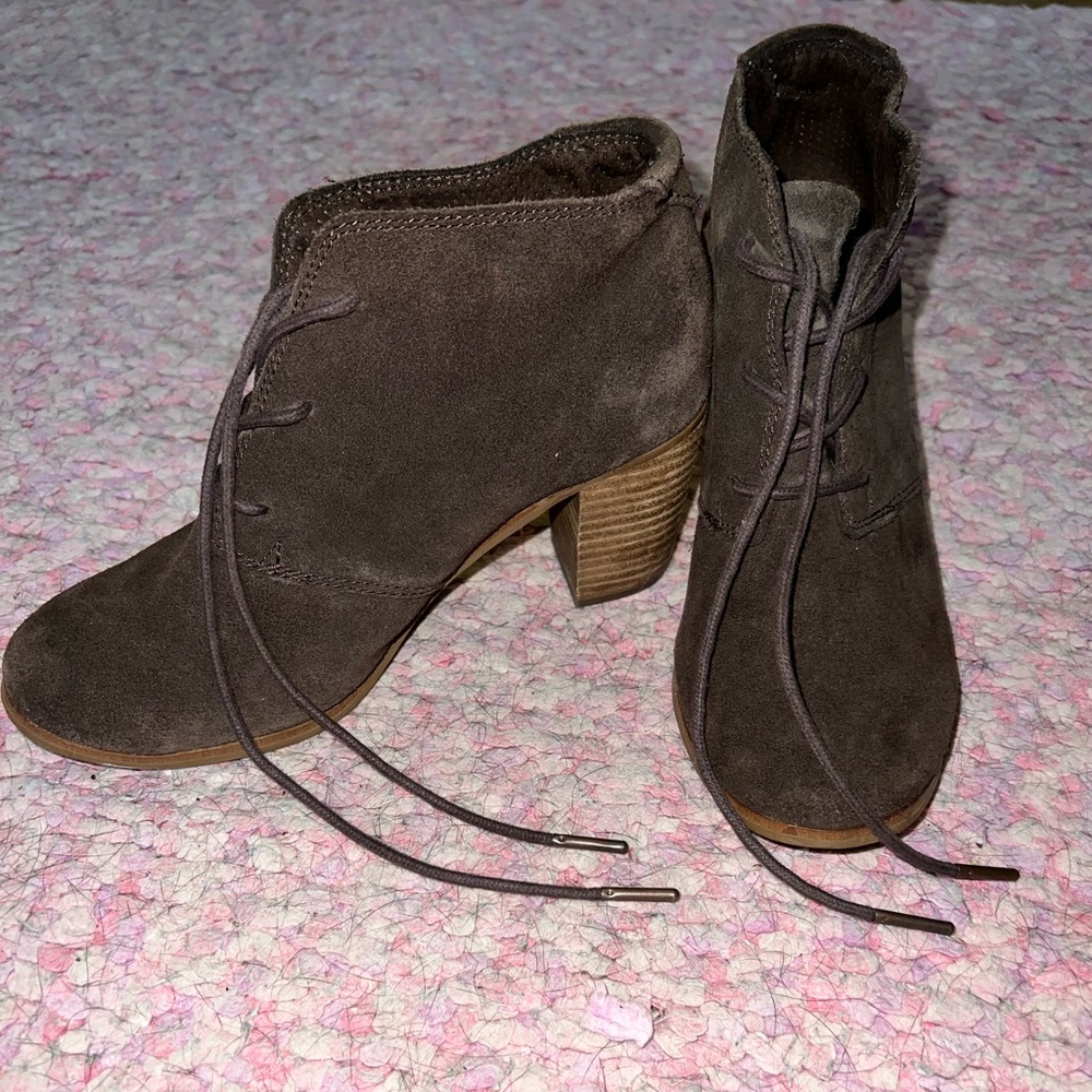Brown Tom heels